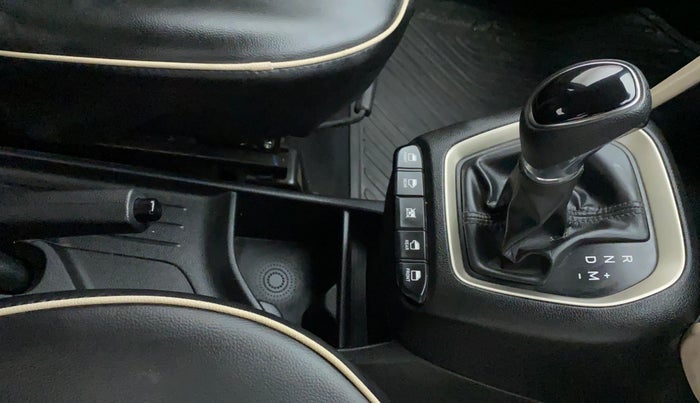 2019 Hyundai NEW SANTRO SPORTZ AMT, Petrol, Automatic, 40,930 km, Gear Lever