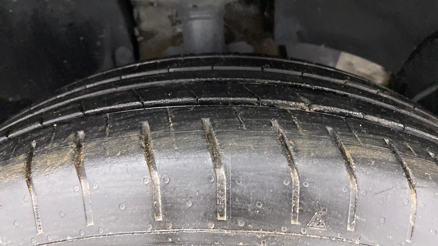 2012 Renault Duster 85 PS RXL DIESEL, Diesel, Manual, 68,555 km, Right Front Tyre Tread