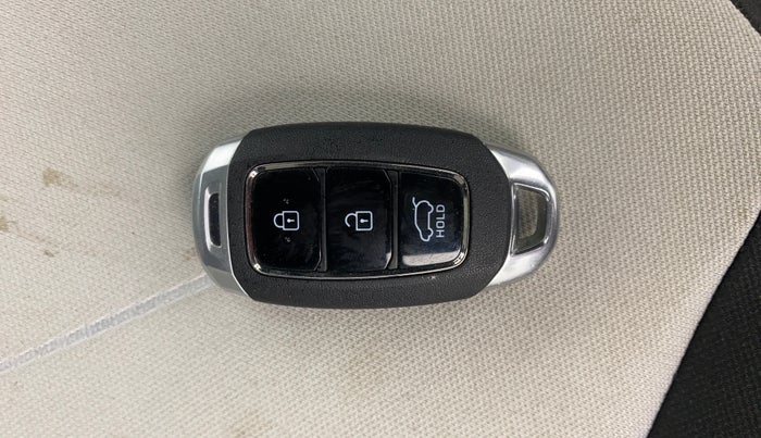 2024 Hyundai NEW I20 ASTA 1.2 MT, Petrol, Manual, 17,878 km, Key Close Up