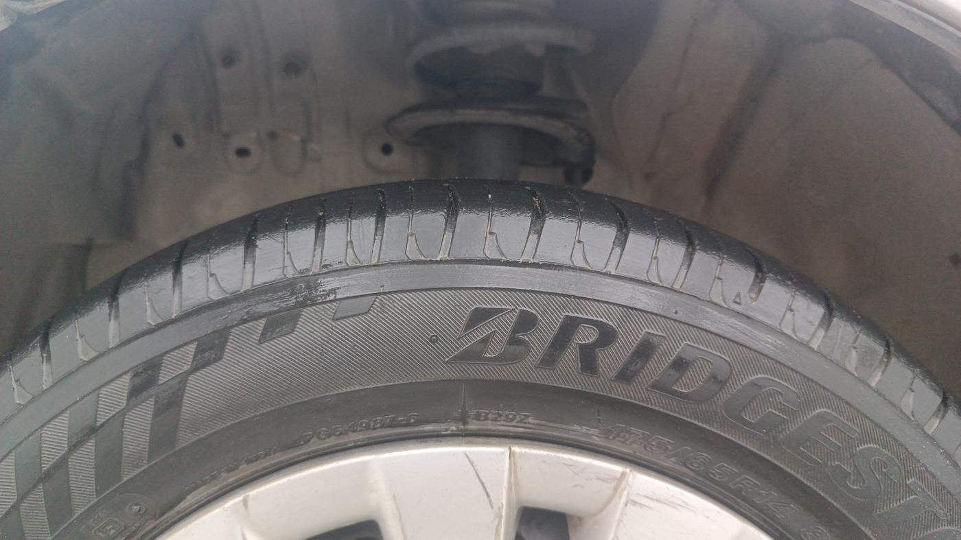 2015 Toyota Etios Liva G, Petrol, Manual, 83,141 km, Left Front Tyre Tread