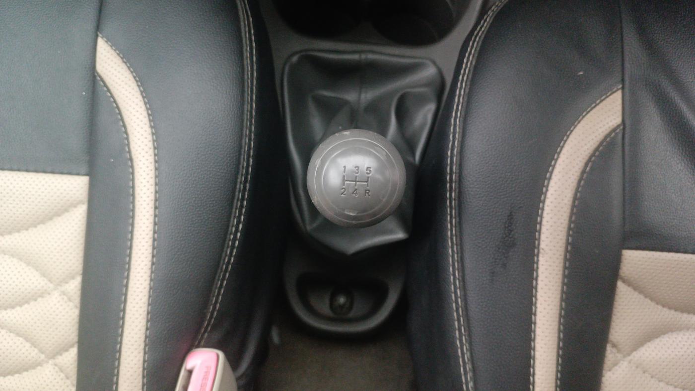2015 Toyota Etios Liva G, Petrol, Manual, 83,141 km, Gear Lever