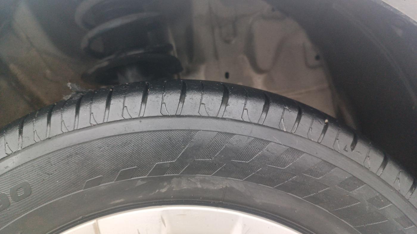 2015 Toyota Etios Liva G, Petrol, Manual, 83,141 km, Right Front Tyre Tread