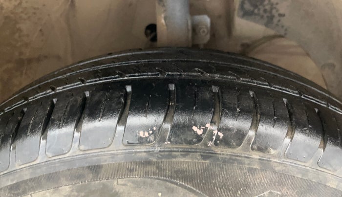 2018 Maruti Swift LXI, Petrol, Manual, 30,746 km, Right Front Tyre Tread