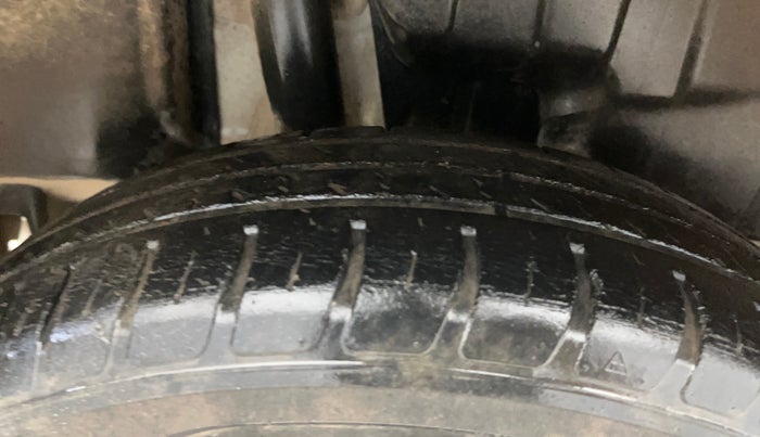 2018 Maruti Swift LXI, Petrol, Manual, 30,746 km, Right Rear Tyre Tread
