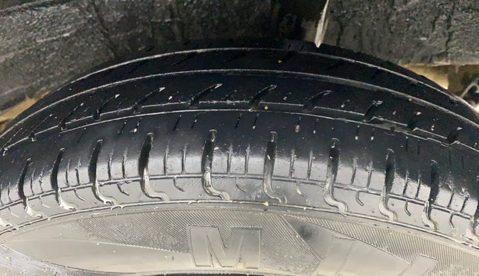 2019 Renault Kwid RXT 1.0 AMT (O), Petrol, Automatic, 33,831 km, Left Rear Tyre Tread