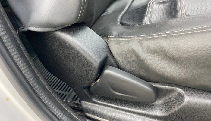 2019 Renault Kwid RXT 1.0 AMT (O), Petrol, Automatic, 33,831 km, Driver Side Adjustment Panel