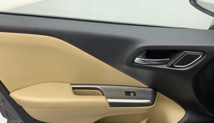 2017 Honda City 1.5L I-VTEC ZX CVT, Petrol, Automatic, 76,529 km, Left front window switch / handle - Power window makes minor noise