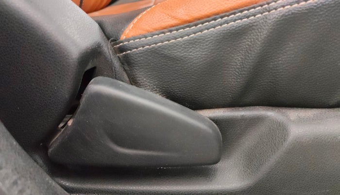 2019 Renault Kwid RXT 1.0 (O), Petrol, Manual, 89,702 km, Driver Side Adjustment Panel