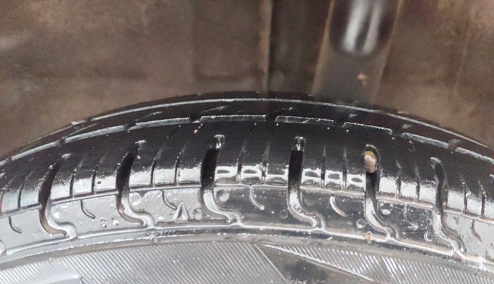 2019 Renault Kwid RXT 1.0 (O), Petrol, Manual, 89,702 km, Left Rear Tyre Tread