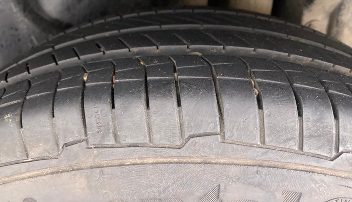 2013 Maruti Swift Dzire ZXI 1.2 BS IV, Petrol, Manual, 77,458 km, Left Rear Tyre Tread