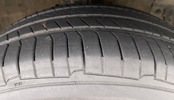 2013 Maruti Swift Dzire ZXI 1.2 BS IV, Petrol, Manual, 77,458 km, Right Front Tyre Tread