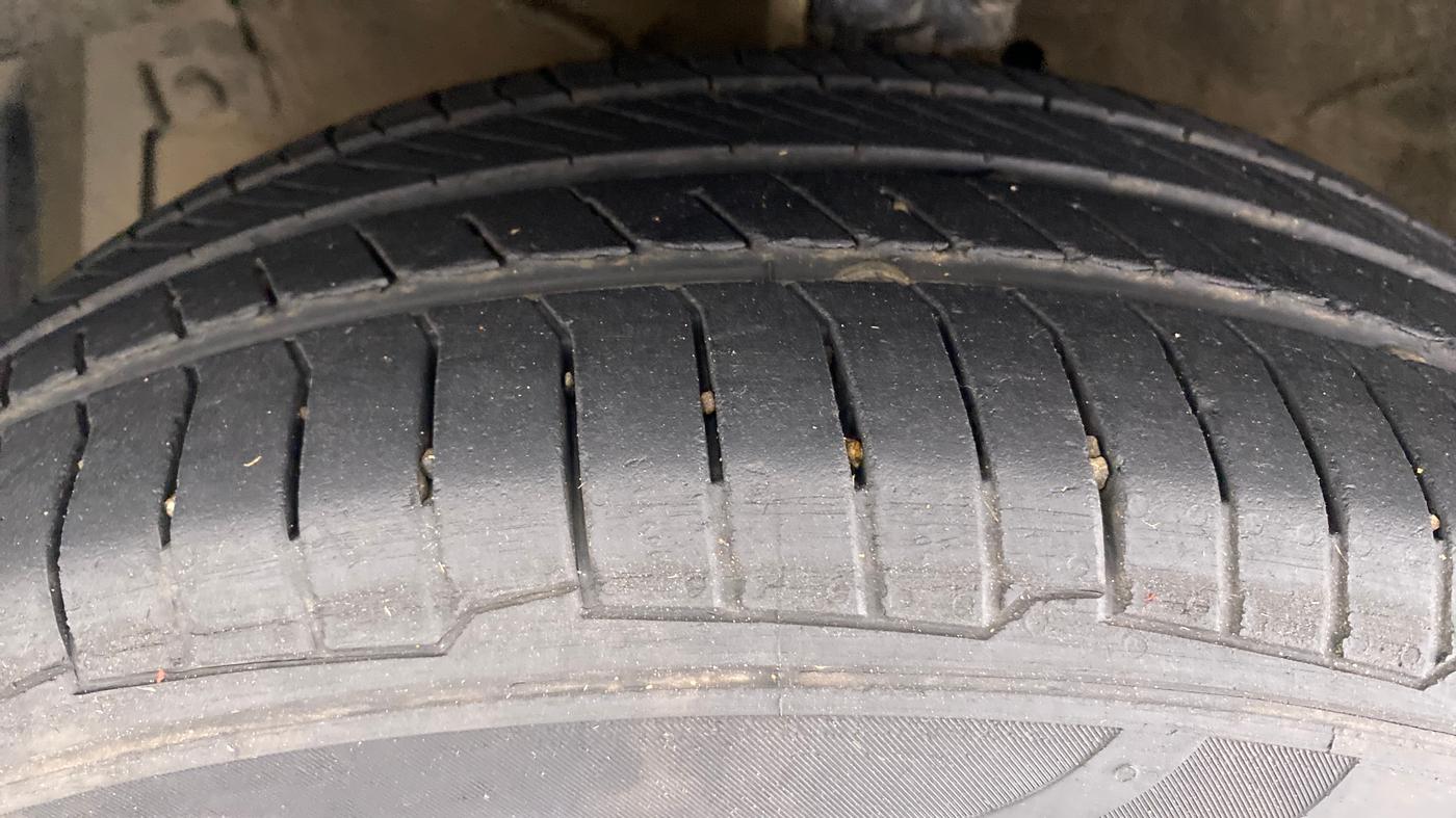 2013 Maruti Swift Dzire ZXI 1.2 BS IV, Petrol, Manual, 77,458 km, Left Front Tyre Tread