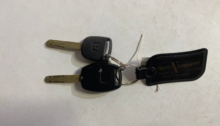 2017 Honda Amaze 1.2L I-VTEC S, Petrol, Manual, 57,359 km, Key Close Up