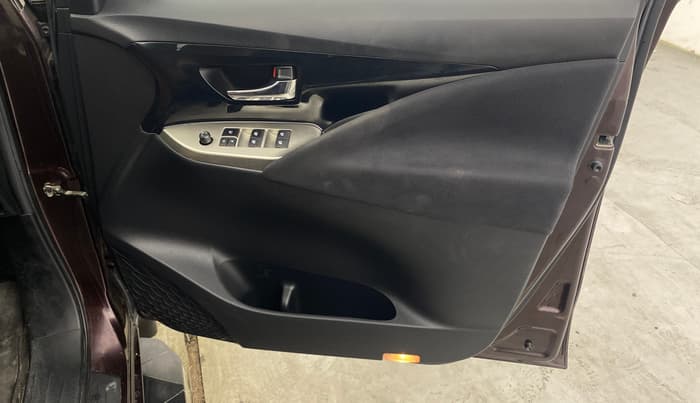 2017 Toyota Innova Crysta 2.4 VX 7 STR, Diesel, Manual, 64,312 km, Driver Side Door Panels Control