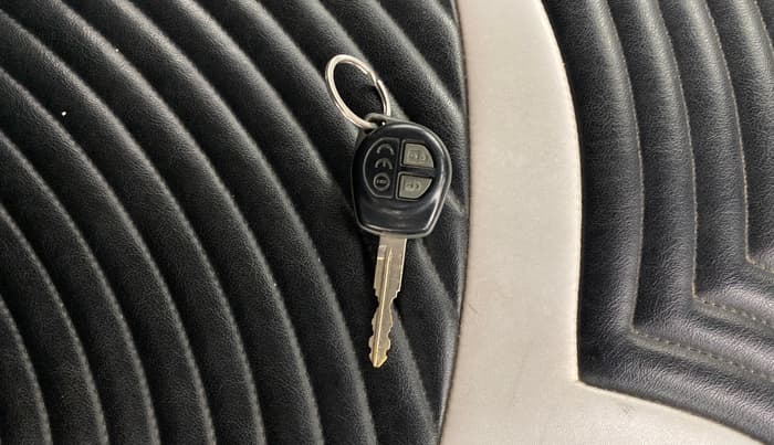 2017 Maruti Baleno DELTA CVT PETROL 1.2, Petrol, Automatic, 83,050 km, Key Close Up