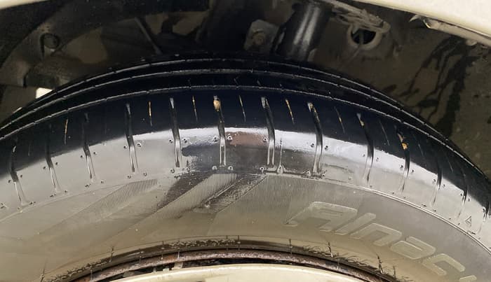 2017 Maruti Baleno DELTA CVT PETROL 1.2, Petrol, Automatic, 83,050 km, Left Front Tyre Tread