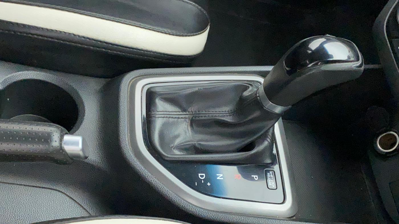 2018 Hyundai Creta SX PLUS AT 1.6 DIESEL, Diesel, Automatic, 97,681 km, Gear Lever