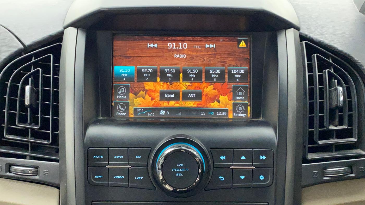 2016 Mahindra XUV500 W10, Diesel, Manual, 42,916 km, Infotainment System