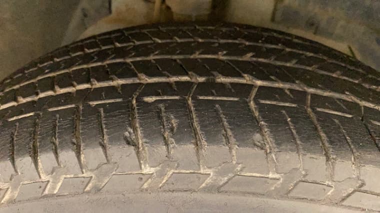 2016 Mahindra XUV500 W10, Diesel, Manual, 42,916 km, Right Front Tyre Tread