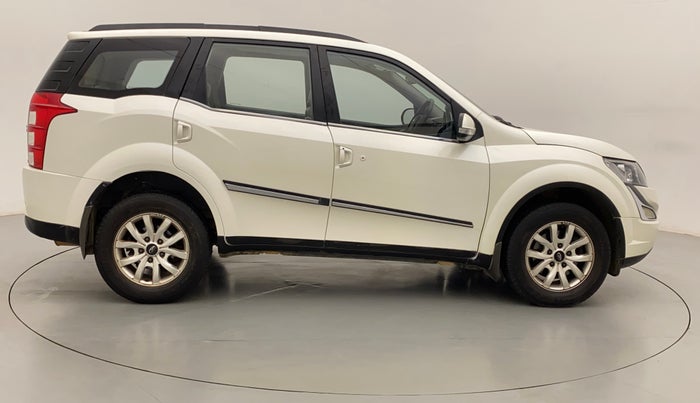 2016 Mahindra XUV500 W10, Diesel, Manual, 42,916 km, Right Side View