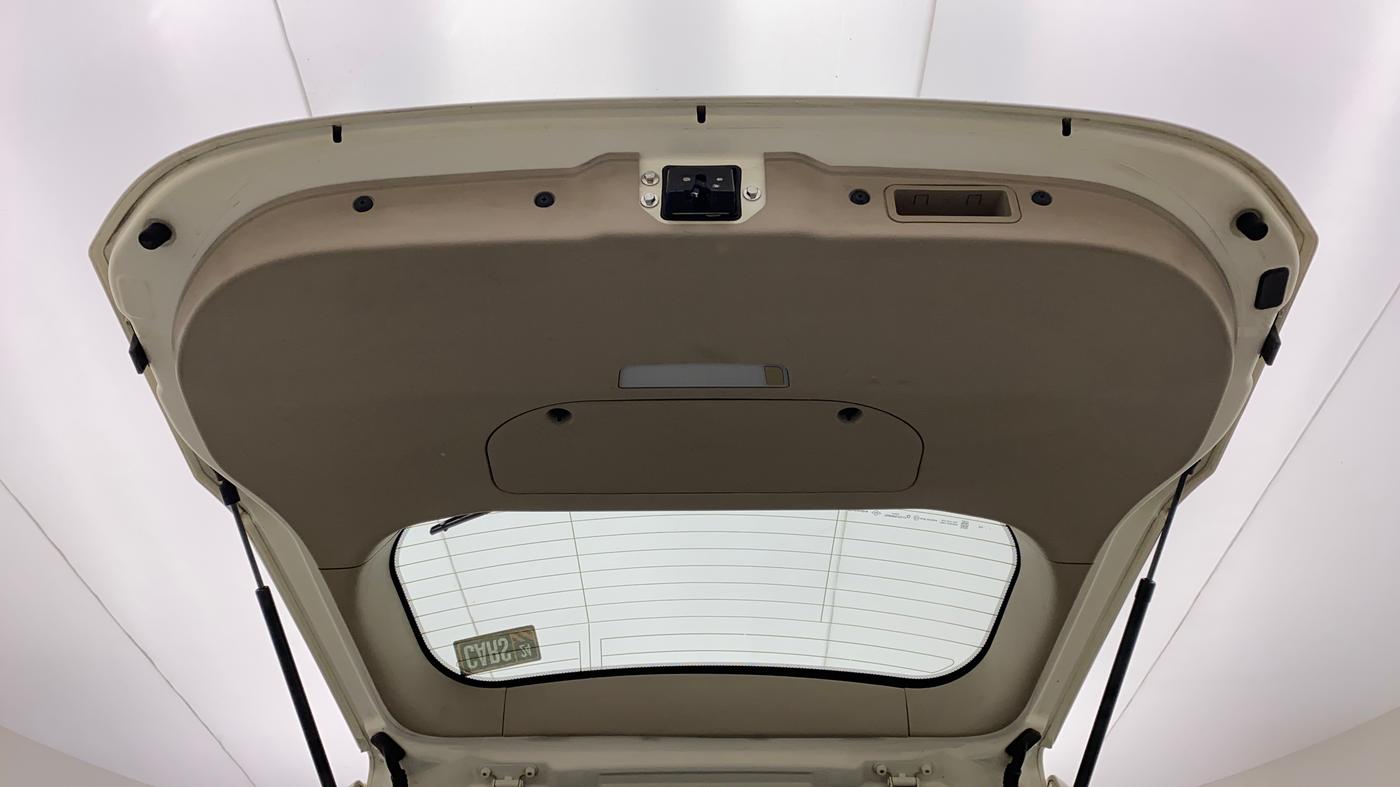 2016 Mahindra XUV500 W10, Diesel, Manual, 42,916 km, Boot Door Open