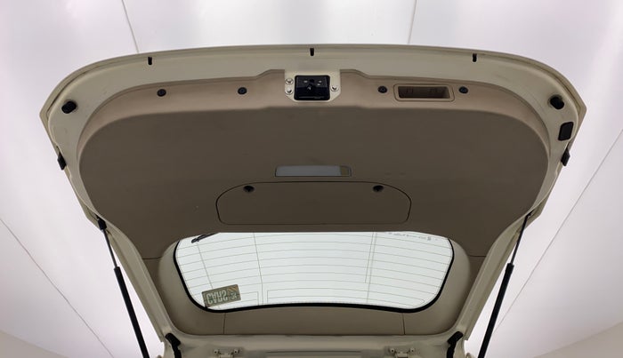2016 Mahindra XUV500 W10, Diesel, Manual, 42,916 km, Boot Door Open