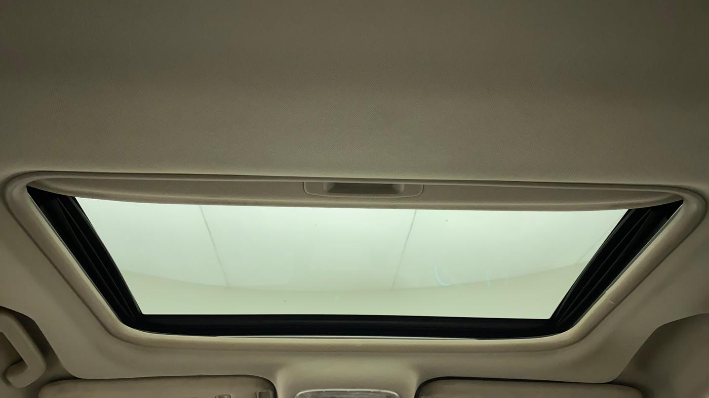 2016 Mahindra XUV500 W10, Diesel, Manual, 42,916 km, Moonroof/ Sunroof