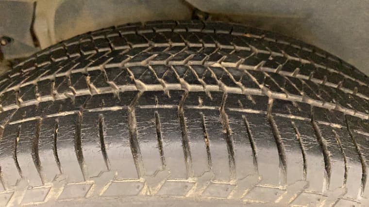 2016 Mahindra XUV500 W10, Diesel, Manual, 42,916 km, Right Rear Tyre Tread