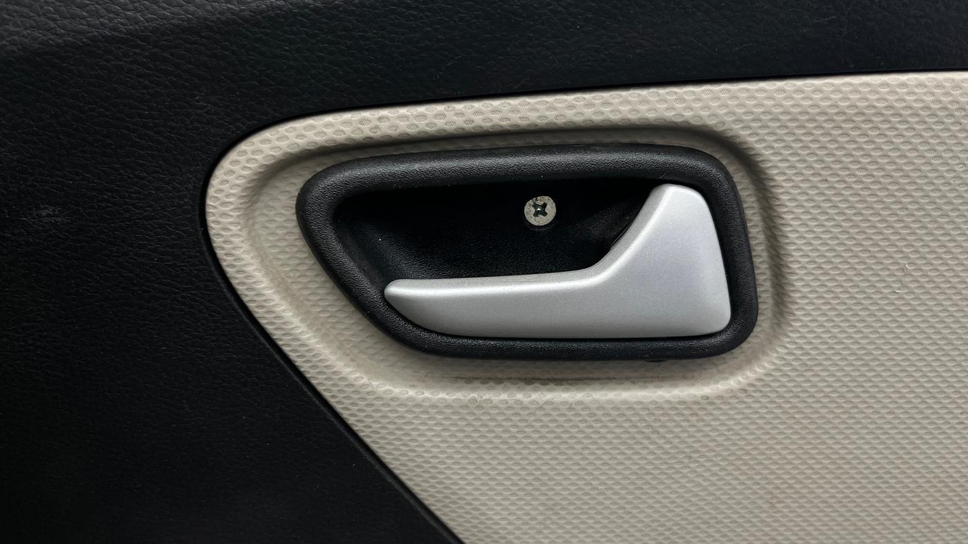 2021 Maruti Alto LXI OPT CNG, CNG, Manual, 69,756 km, Driver Side Door Panels Control