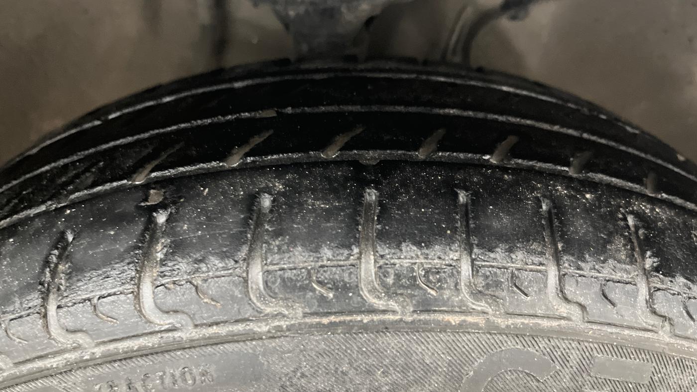 2021 Maruti Alto LXI OPT CNG, CNG, Manual, 69,756 km, Right Front Tyre Tread