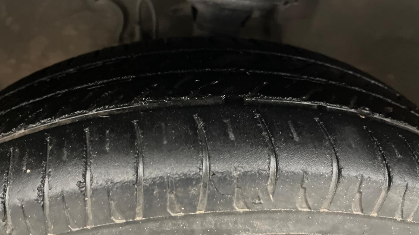2021 Maruti Alto LXI OPT CNG, CNG, Manual, 69,756 km, Left Front Tyre Tread