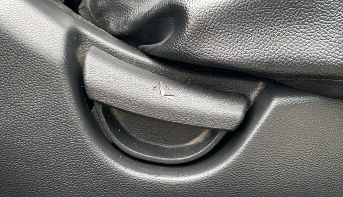 2019 Hyundai Grand i10 SPORTZ 1.2 KAPPA VTVT, Petrol, Manual, 40,088 km, Driver Side Adjustment Panel