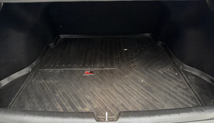 2025 Hyundai Verna SX (O) 1.5 MPI MT, Petrol, Manual, 30,747 km, Boot Inside