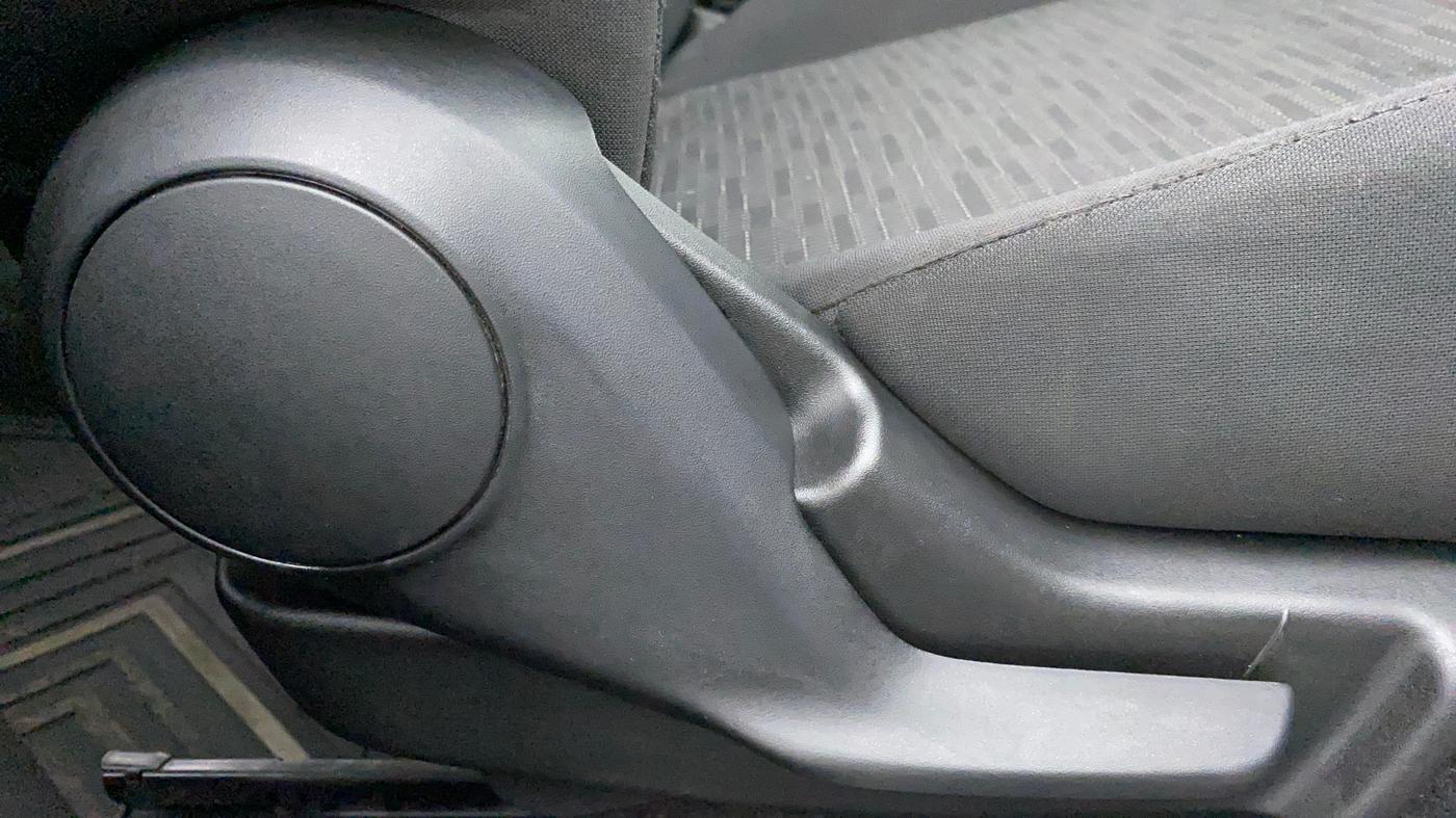 2017 Maruti IGNIS DELTA 1.2 AMT, Petrol, Automatic, 28,135 km, Driver Side Adjustment Panel