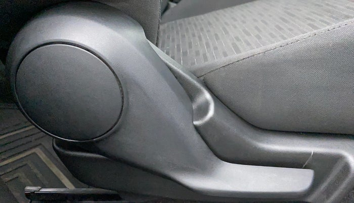 2017 Maruti IGNIS DELTA 1.2 AMT, Petrol, Automatic, 28,135 km, Driver Side Adjustment Panel