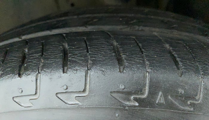 2017 Maruti IGNIS DELTA 1.2 AMT, Petrol, Automatic, 28,135 km, Right Front Tyre Tread