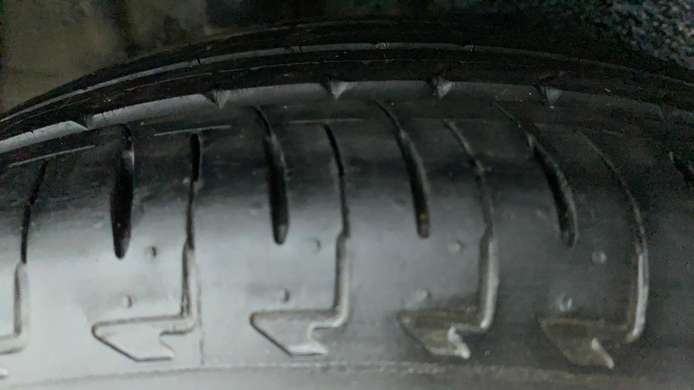 2017 Maruti IGNIS DELTA 1.2 AMT, Petrol, Automatic, 28,135 km, Right Rear Tyre Tread