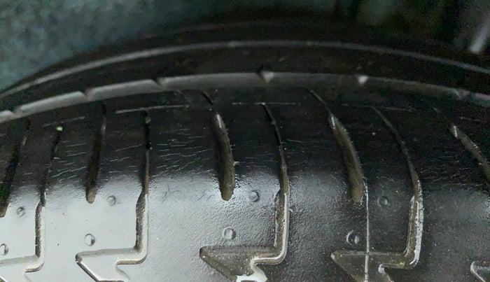 2017 Maruti IGNIS DELTA 1.2 AMT, Petrol, Automatic, 28,135 km, Left Rear Tyre Tread