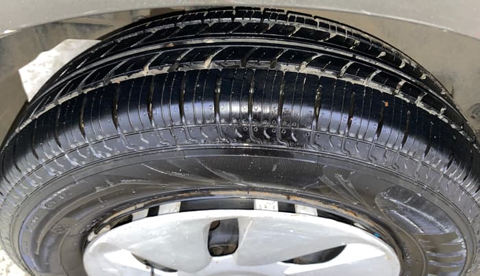 2021 Maruti Dzire VXI AMT, Petrol, Automatic, 72,600 km, Right Rear Tyre Tread