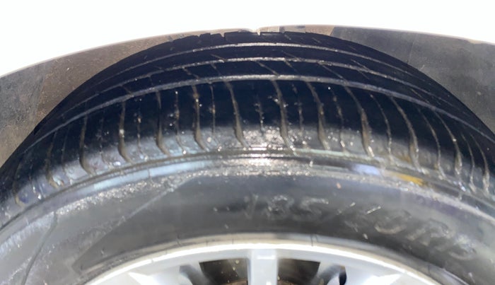 2015 Volkswagen Polo HIGHLINE1.2L, Petrol, Manual, 60,356 km, Right Front Tyre Tread