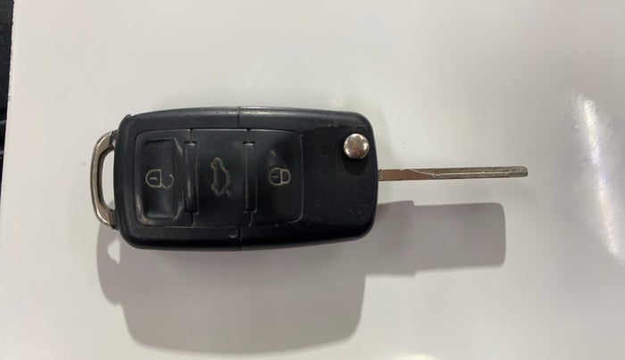 2015 Volkswagen Polo HIGHLINE1.2L, Petrol, Manual, 60,356 km, Key Close Up