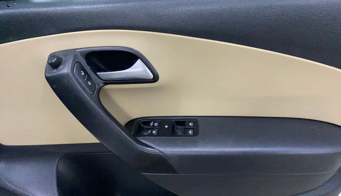 2015 Volkswagen Polo HIGHLINE1.2L, Petrol, Manual, 60,356 km, Driver Side Door Panels Control