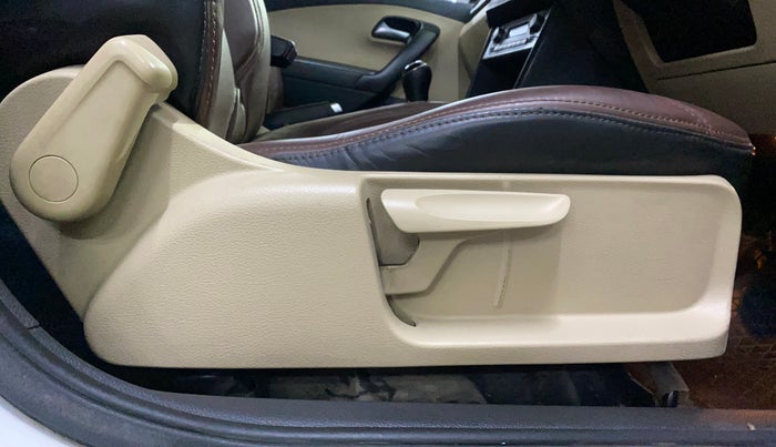 2015 Volkswagen Polo HIGHLINE1.2L, Petrol, Manual, 60,356 km, Driver Side Adjustment Panel