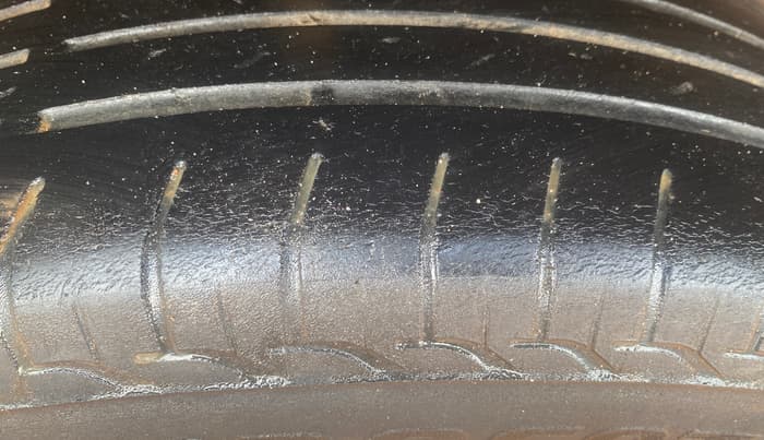 2015 Maruti Swift LXI, Petrol, Manual, 1,13,654 km, Right Rear Tyre Tread