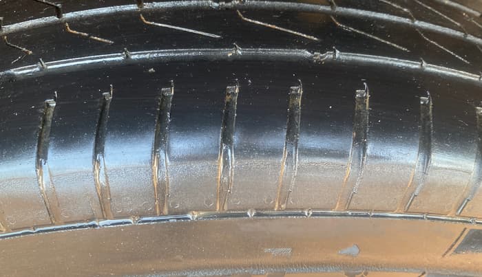 2015 Maruti Swift LXI, Petrol, Manual, 1,13,654 km, Left Rear Tyre Tread