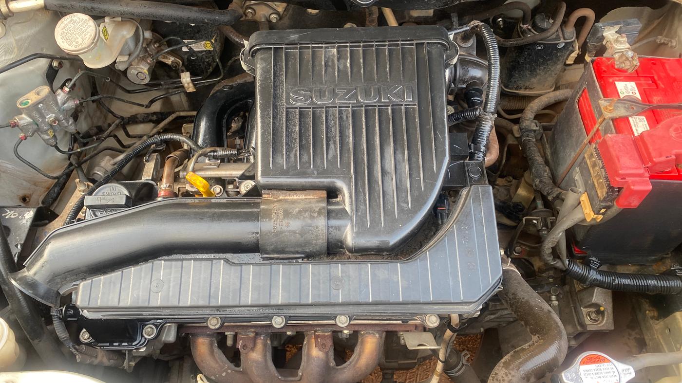 2015 Maruti Swift LXI, Petrol, Manual, 1,13,654 km, Engine View