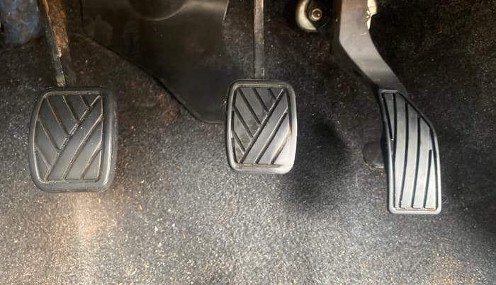 2015 Maruti Swift LXI, Petrol, Manual, 1,13,654 km, Pedals