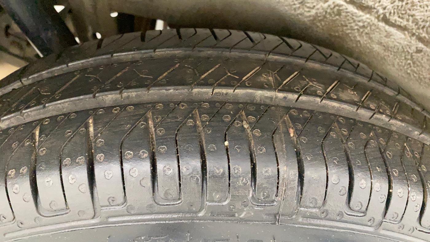 2013 Maruti Wagon R 1.0 VXI, Petrol, Manual, 40,320 km, Right Rear Tyre Tread