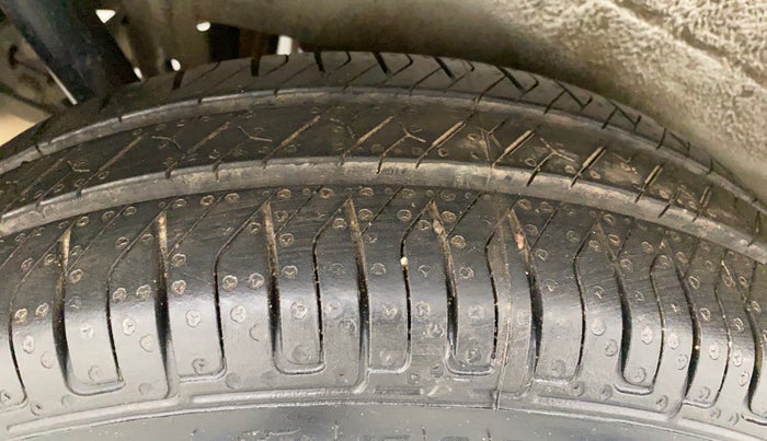 2013 Maruti Wagon R 1.0 VXI, Petrol, Manual, 40,320 km, Right Rear Tyre Tread
