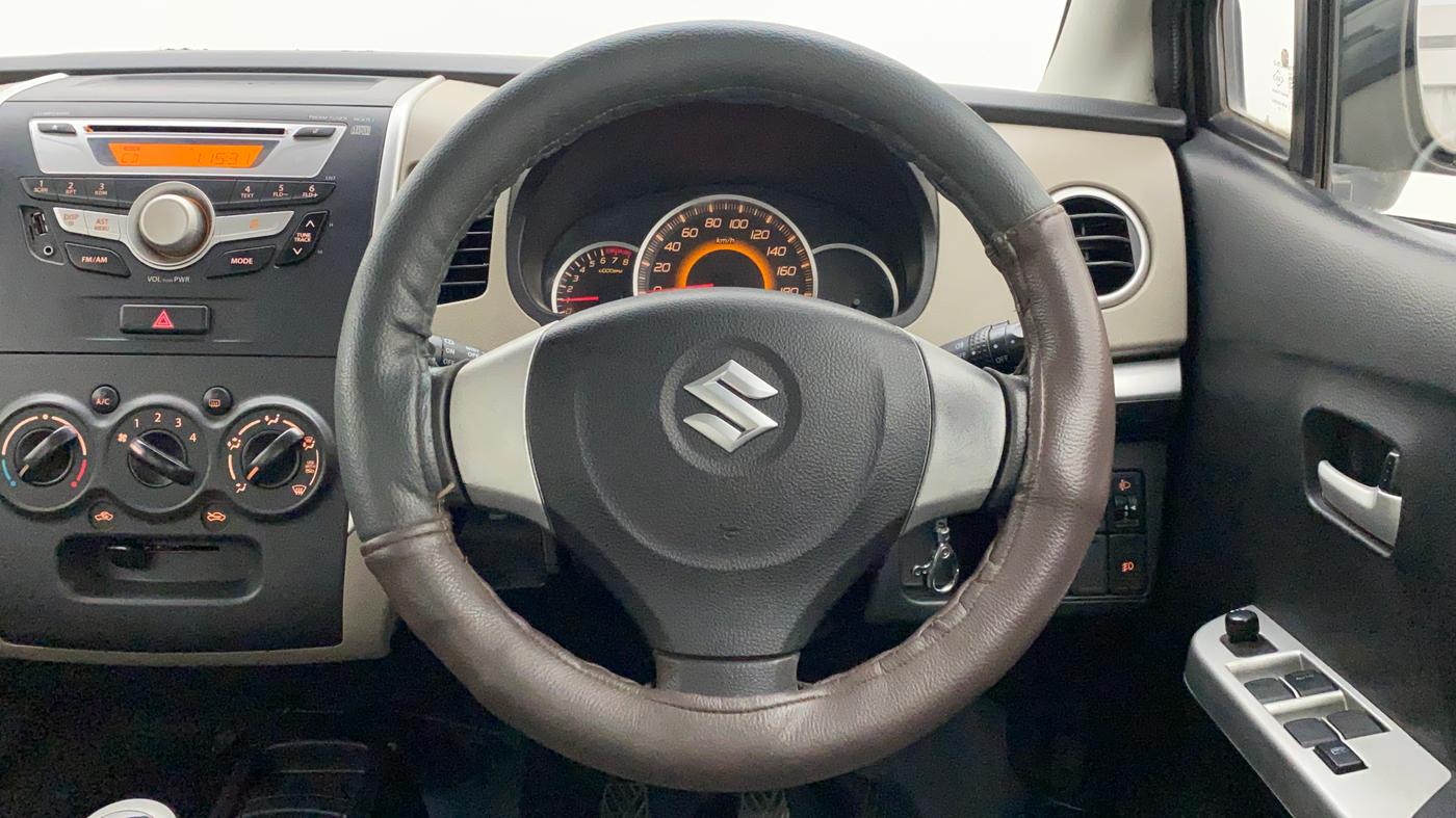 2013 Maruti Wagon R 1.0 VXI, Petrol, Manual, 40,320 km, Steering Wheel Close Up